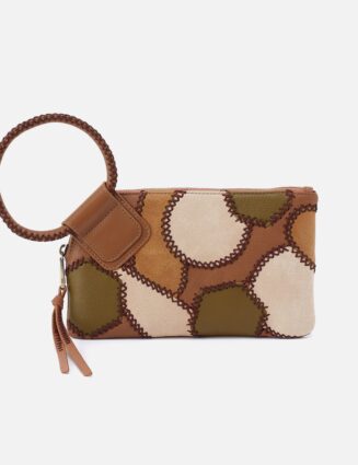 Sable Wristlet In Pebbled Leather - Timber Brown